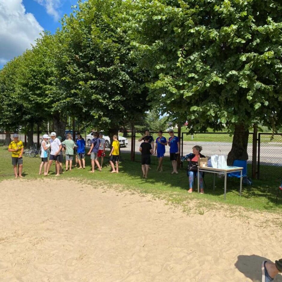 Skolas volejbola laukums